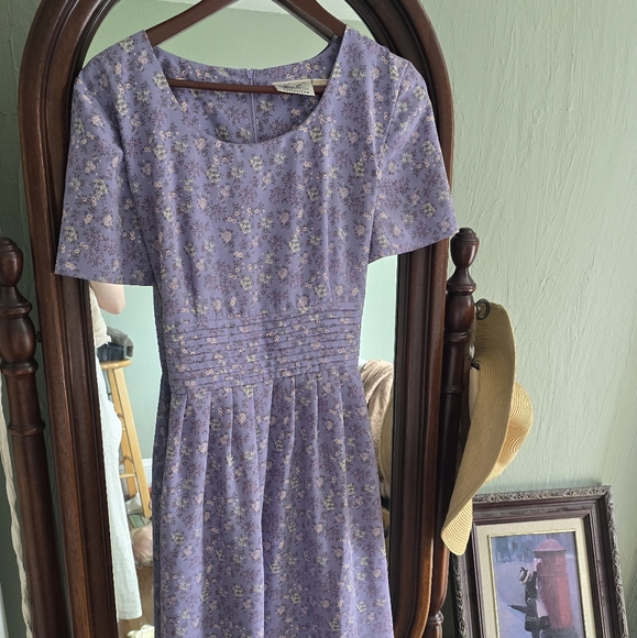 Darling Pintuck Purple Floral Vintage Dress - Picture 3 of 9